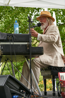 Stig Eldred the Piano Man