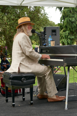 Stig Eldred the Piano Man